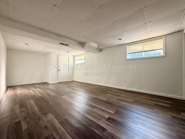 Building Photo - 3638 Missionaire Ave