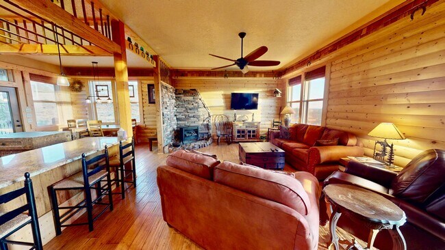Building Photo - Beautiful Home on 10 Private Acres