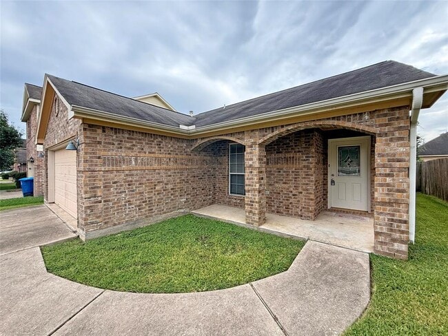 Primary Photo - 18421 Sunrise Oaks Ct