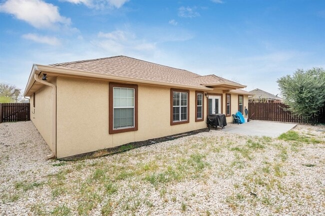 Building Photo - 215 Javier Dr