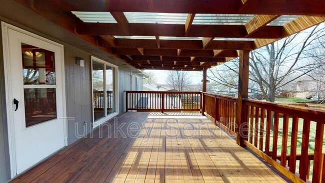 Building Photo - 204 Summerset Dr