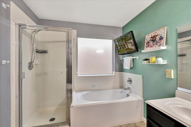 Building Photo - 4026 Bentwood Dr