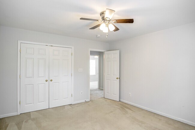 Building Photo - 2103 Templeton Gap Dr