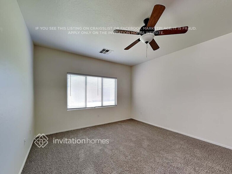 Building Photo - 2103 E La Costa Dr