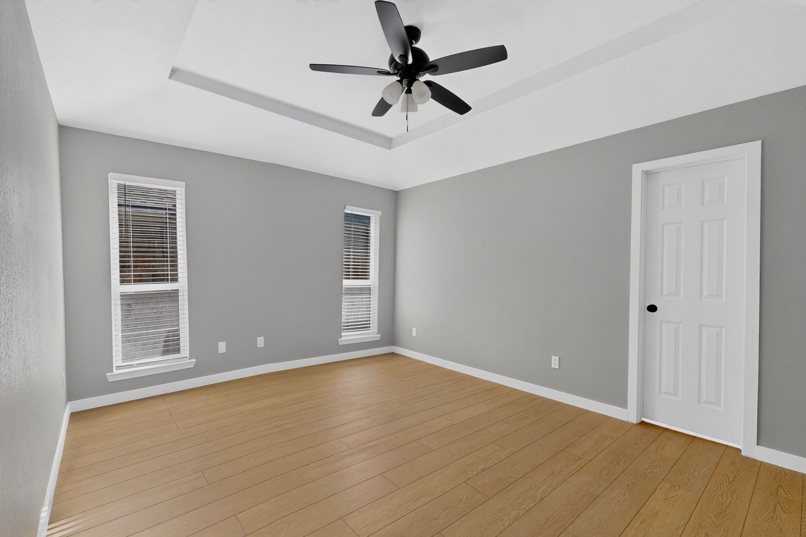 Building Photo - 1748 St James Dr