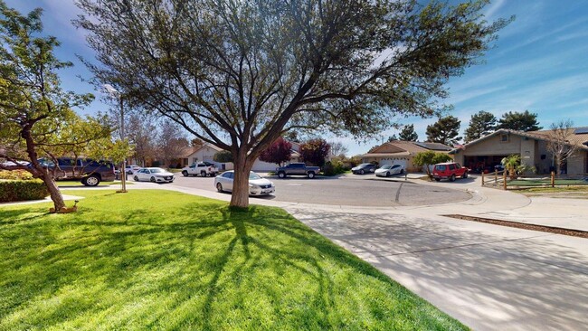 Building Photo - 45066 Palo Vista Dr