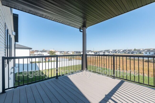 Building Photo - 527 Flint Dr