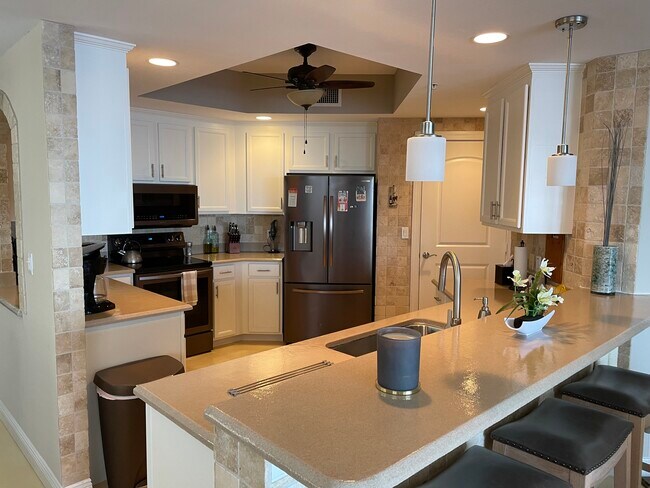 Building Photo - 2104 W First St