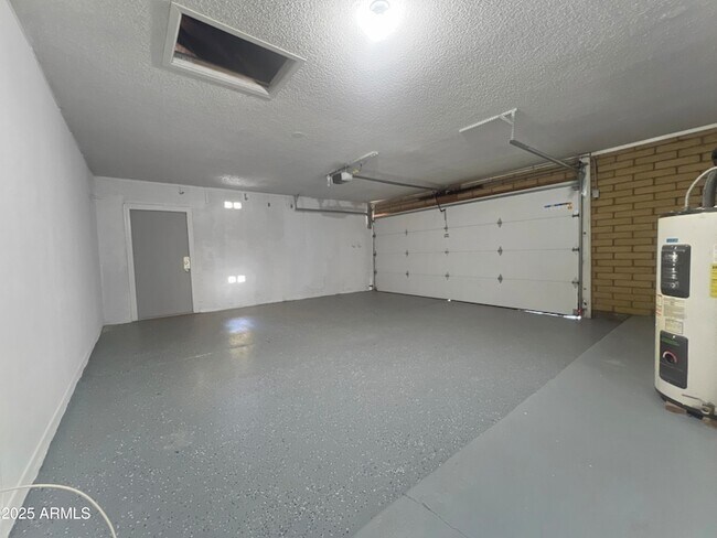 Building Photo - 2347 S Canton