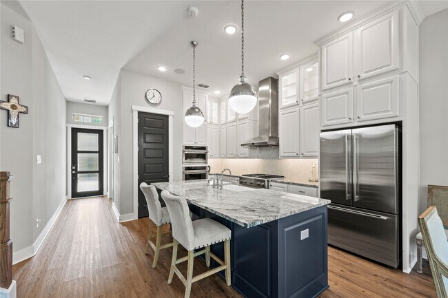 Building Photo - 1711 Leilani Dr