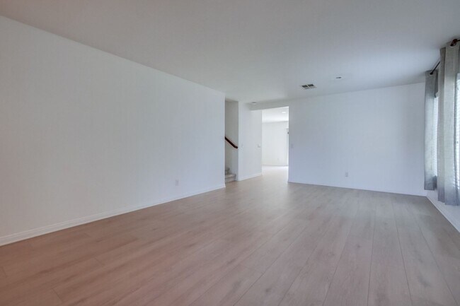 Building Photo - Upgraded Executive Home in Rancho Santalina