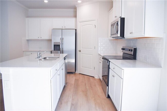 Building Photo - 6686 Corryton St