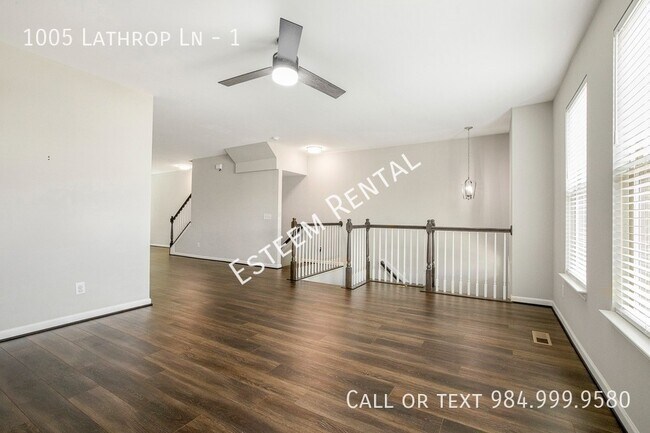 Building Photo - 1005 Lathrop Ln