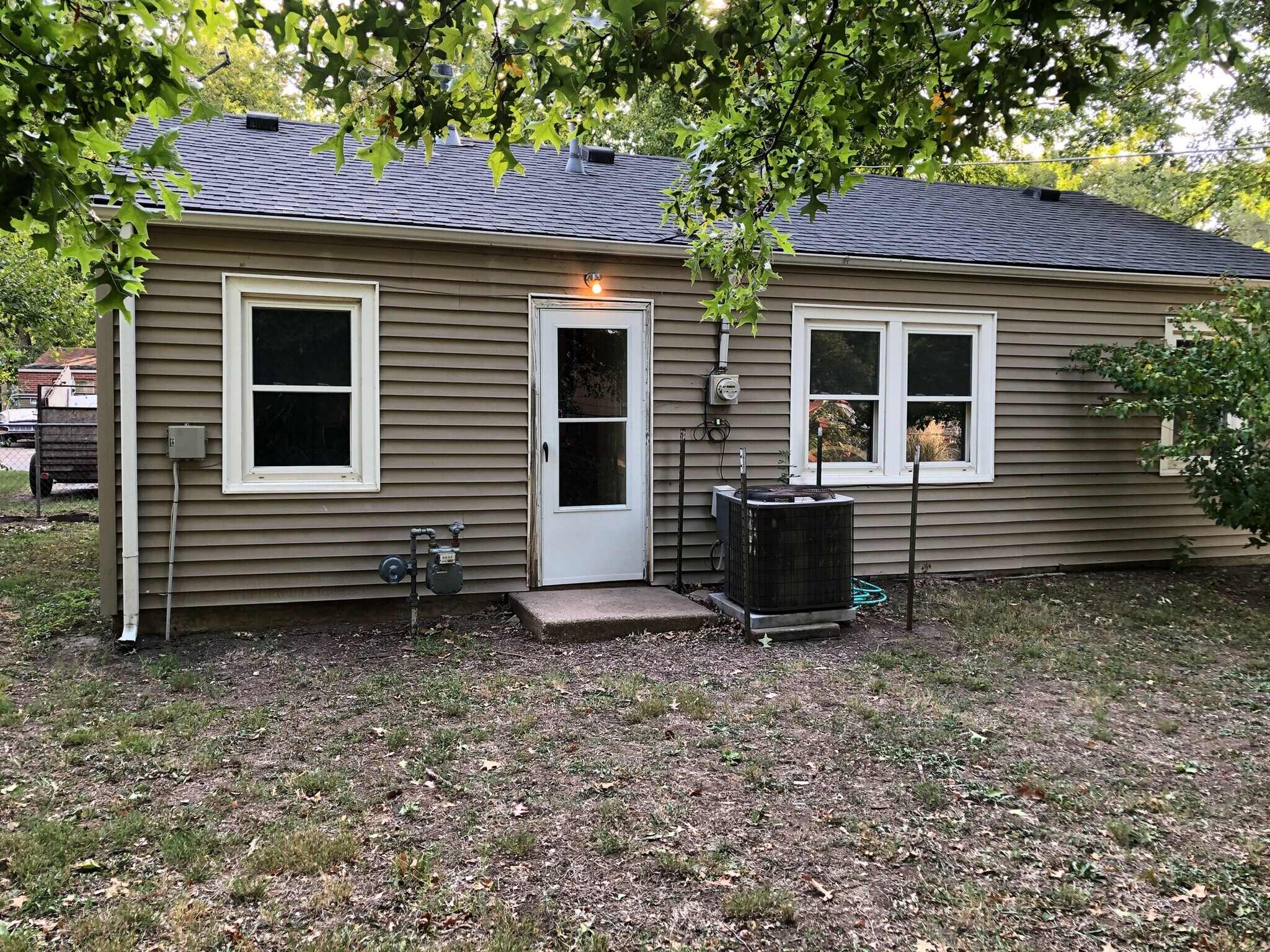 Building Photo - 4515 Elmhurst