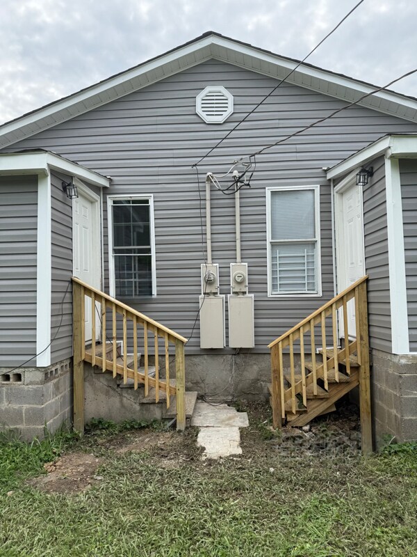 Building Photo - 206 3rd Ave N