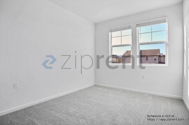 Building Photo - 1330 W Prescott Ave
