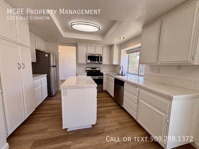 Building Photo - 432 Calle Corazon
