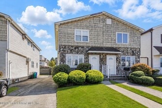 Building Photo - 32 Amador St