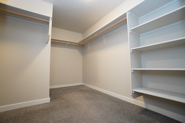 Building Photo - 6113 N Colosseum Ave