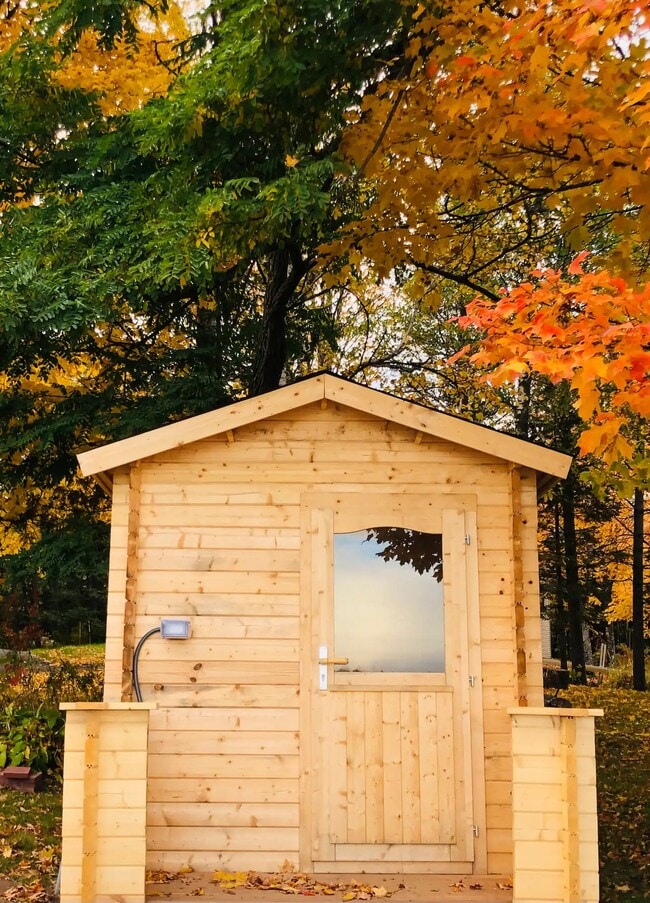 Sauna - 7590 Barrs Lake Rd