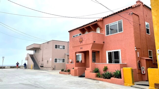 Building Photo - 712 Santa Rita Plz