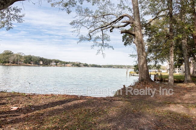 Building Photo - 5405 E Shore Dr