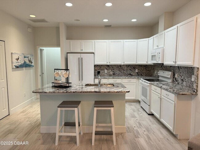 Building Photo - 263 Island Breeze Ave