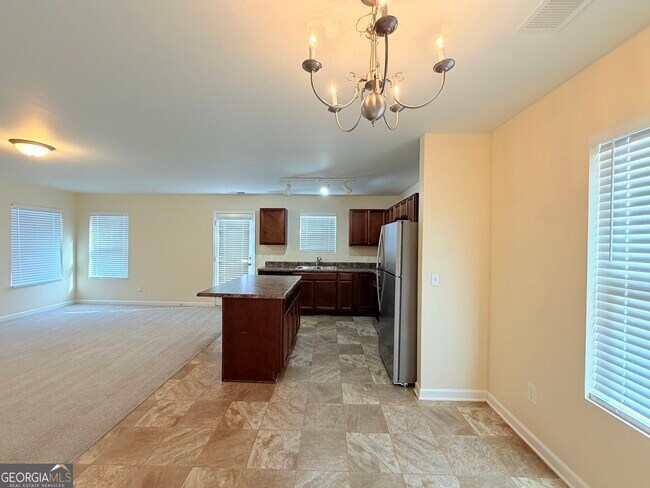 Building Photo - 18 Everett Cir SE