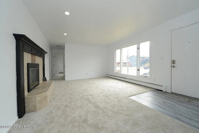 Building Photo - 3941 E 8th Ave