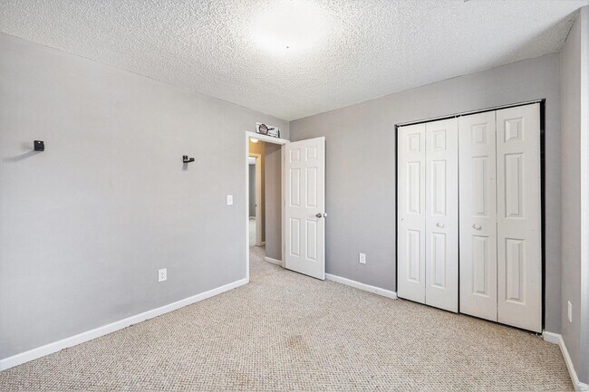 Building Photo - 8584 Cislo Ct