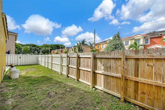 Building Photo - 640 SE 1st St