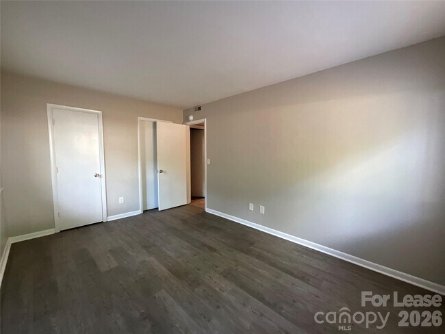 Building Photo - 415 Orchard Trace Ln