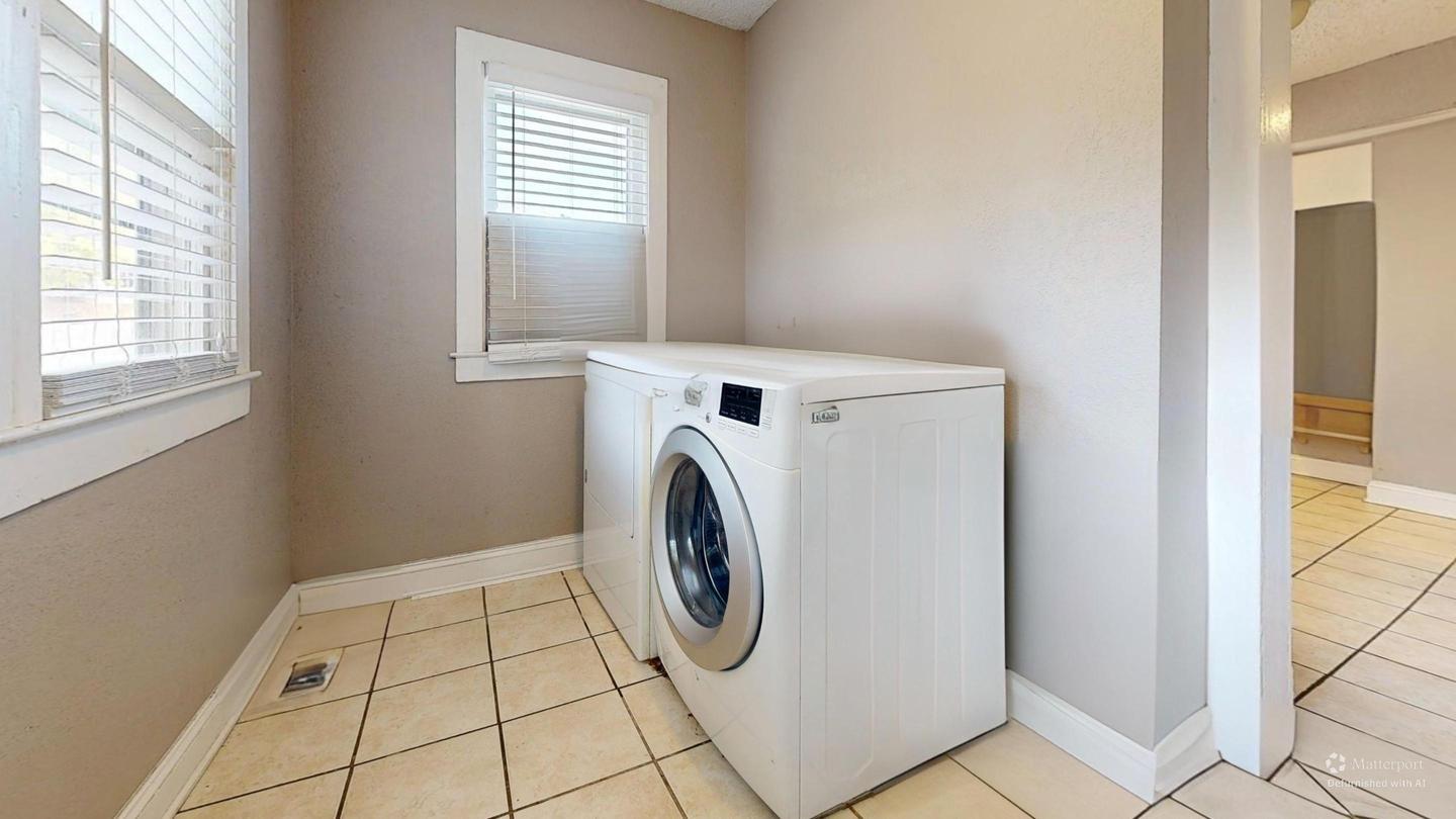 Building Photo - 3516 Baltimore Ave