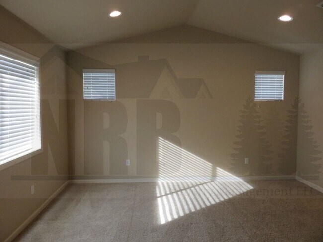Building Photo - Gorgeous 4 Bedroom home located in Puyallup!