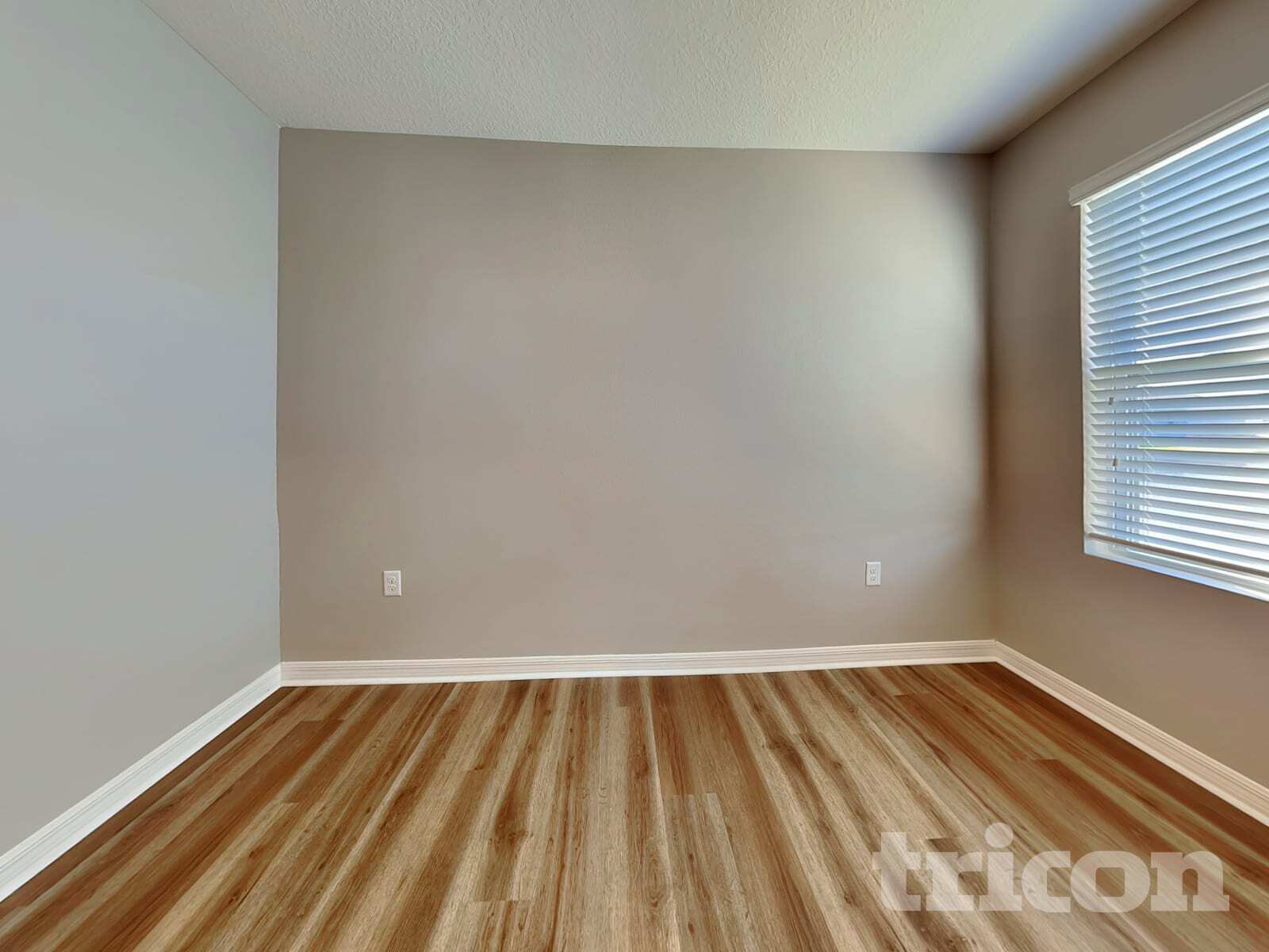 Building Photo - 991 Summer Glen Dr