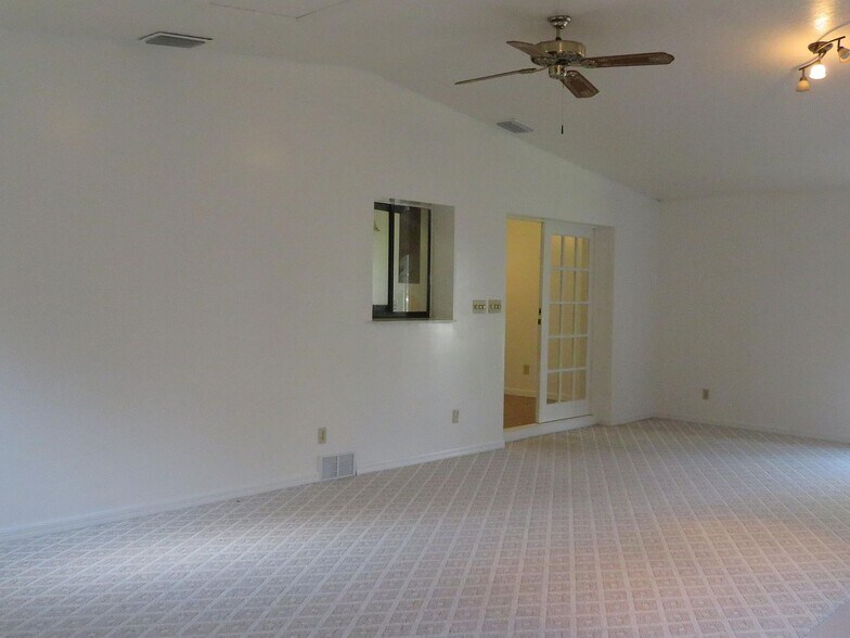 Building Photo - 1355 Pace Dr NW