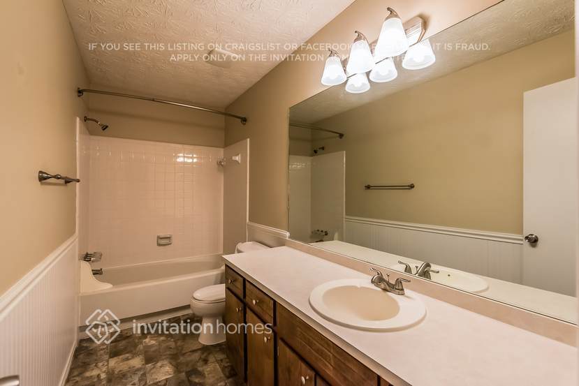 Building Photo - 640 Old Orchard Dr
