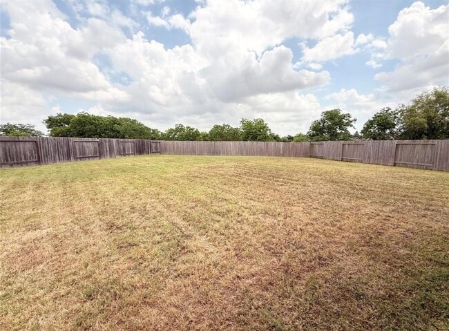 Building Photo - 14502 Chasing Bend Dr