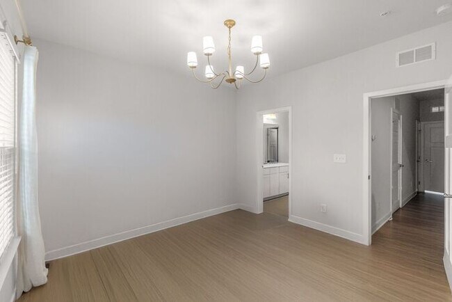 Building Photo - Stunning 3-Bedroom Townhouse in the Heart of South End!