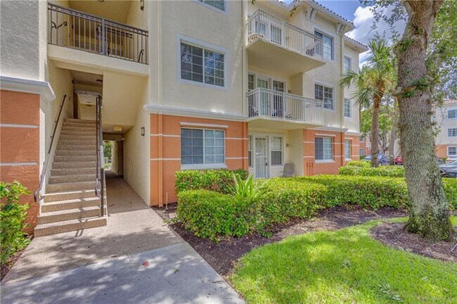 Building Photo - 9833 Baywinds Blvd