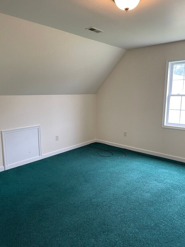 Building Photo - Waverly, VA - Four Bedroom / Two Bath - Mo...