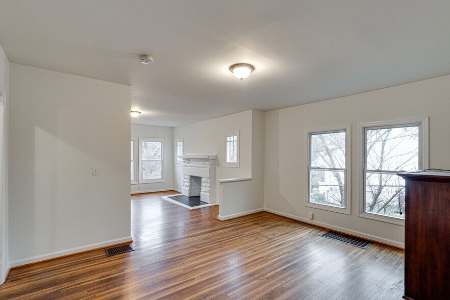 Building Photo - 209 N Germantown Rd