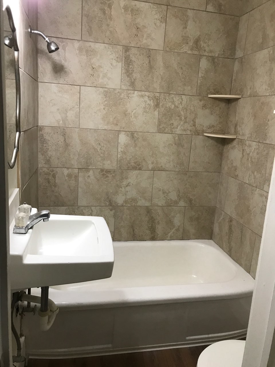 Building Photo - 152 S Kenwood St