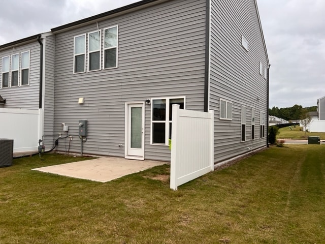 Building Photo - 1006 Crater Lk Wy
