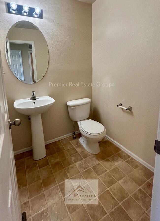 Building Photo - 7670 Manston Dr