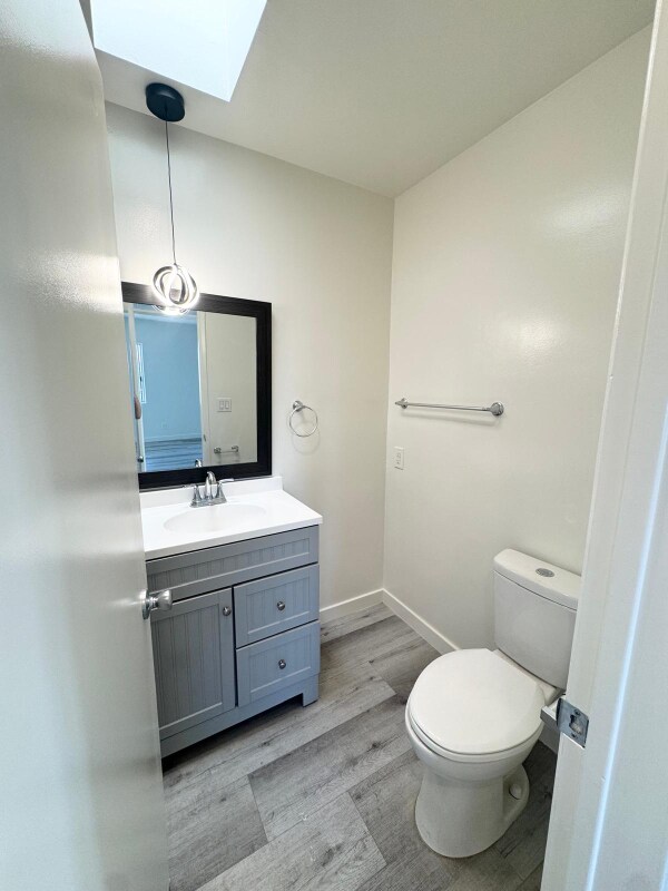 Building Photo - 1551 S Sherbourne Dr