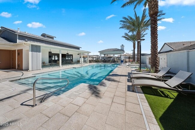 Building Photo - 15601 Cactus Rd