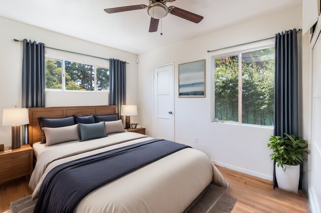 Building Photo - Bright & Spacious 1BR Retreat Near Keck Medical Center | Private Garage + Garden Space