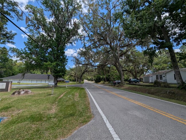 Building Photo - 614 W Fort Dade Ave