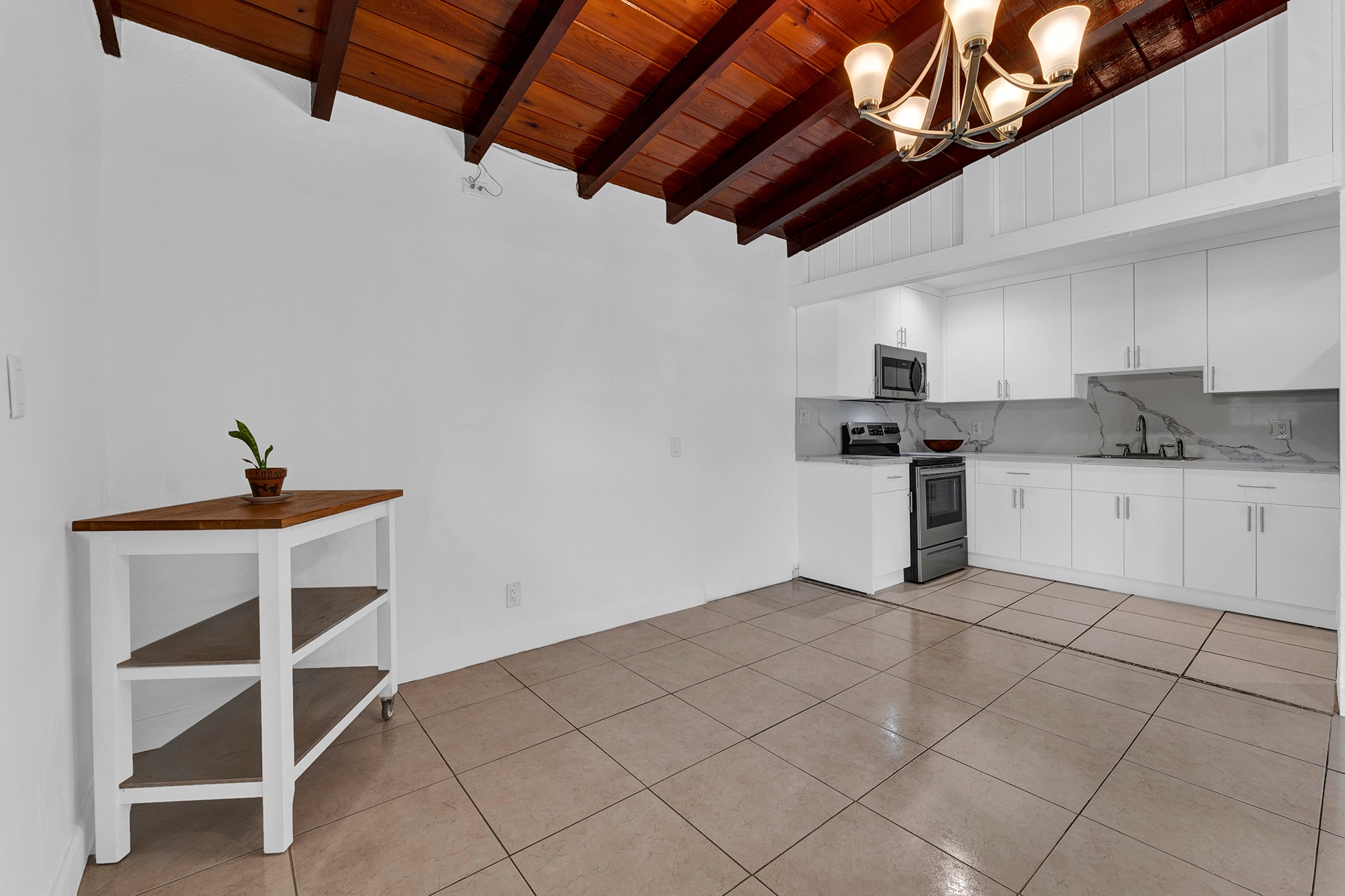 Building Photo - 361 SE 6th Ave